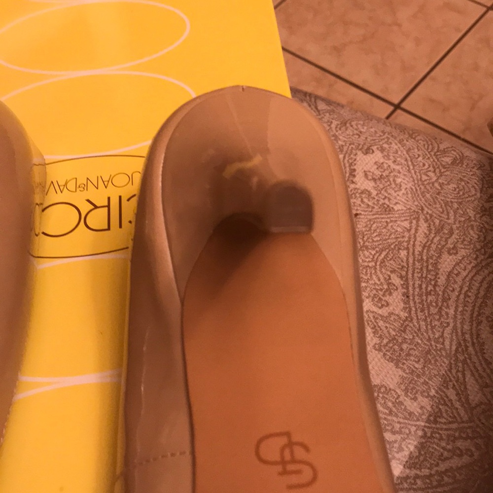 Shoes - Picture 5 of 5